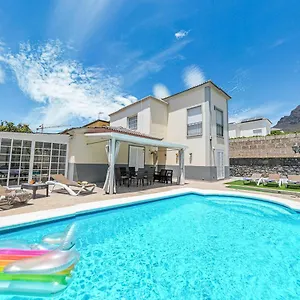 Villa Cozy In Madronal De Fanabe With Large Private Pool, Costa Adeje (Tenerife)